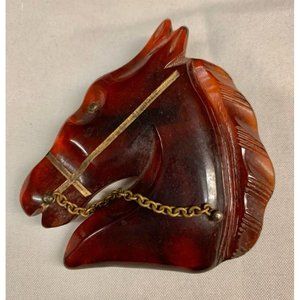VINTAGE BAKELITE BROWN HORSE HEAD BROOCH HEAVY CARVED BRASS CHAIN